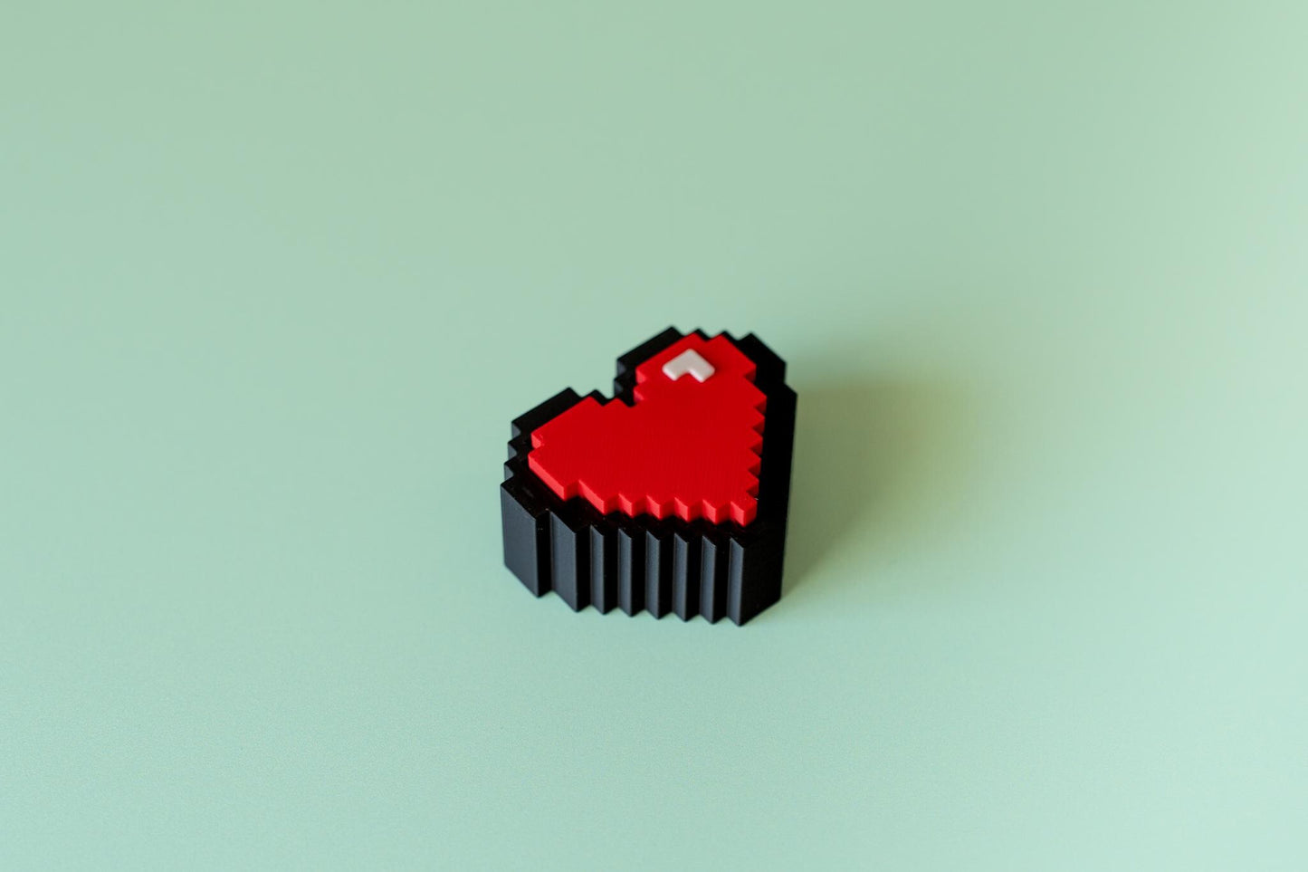 Retro 8‑Bit Heart Fidget Clicker - Pixel Style Sensory Desk Fidget with Keyring or Wrist Strap